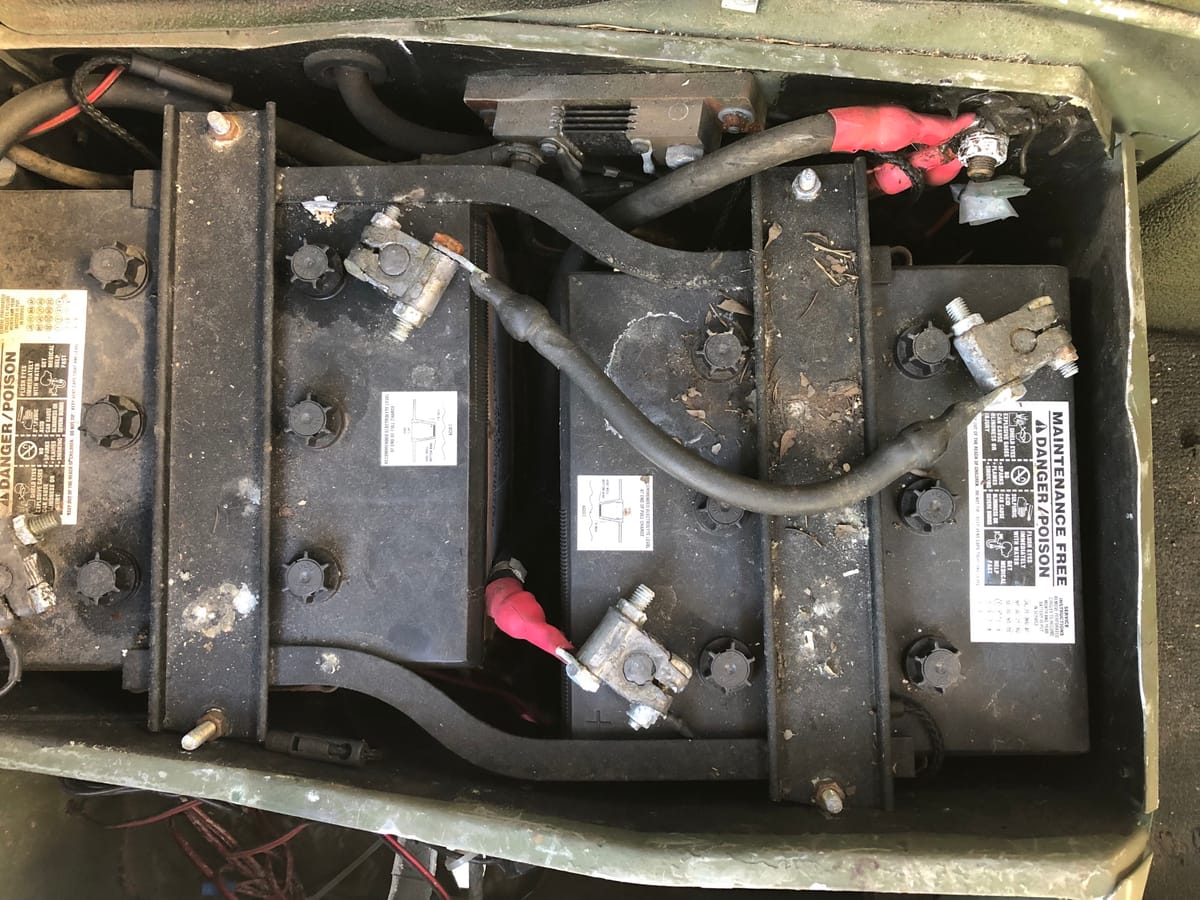 M1097R1 Dual Battery Compartment